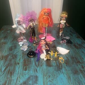 omg LOL doll lot w/some Accessories 5 Dolls